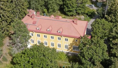 Twin Room with Shared Bathroom