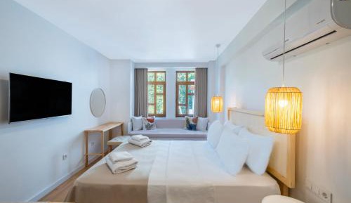 Deluxe Family Studio