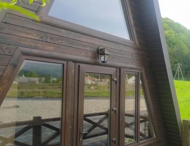 Apartment with Mountain View