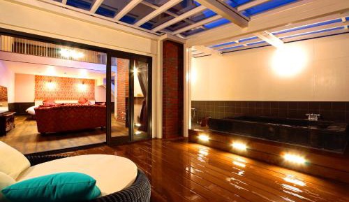 Deluxe Suite with Spa Bath