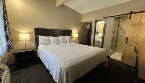 Superior King Room