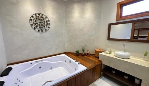King Suite with Spa Bath