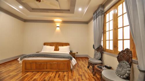 Deluxe Double Room (2 Adults + 1 Child)