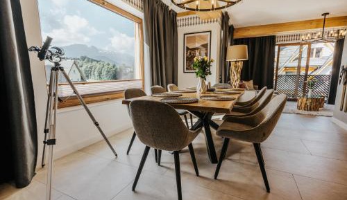 Apartment with Mountain View