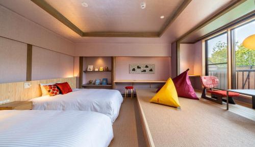 Family Room Mountain Side with Shared Bathroom (Pet Friendly)