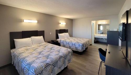 Queen Room with Two Queen Beds - Non-Smoking