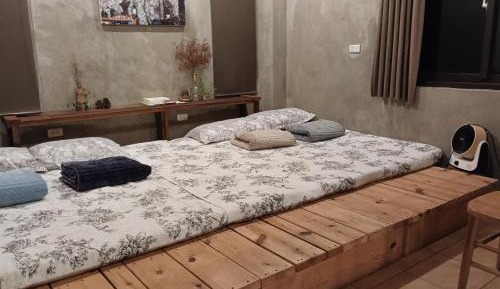 Family Room with Mountain View