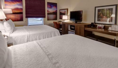 Room with Two Queen Beds - Non-Smoking