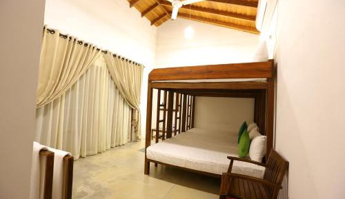 6-Bed Mixed Dormitory Room