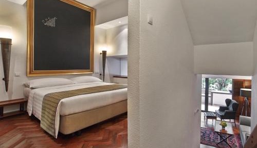 Parklane Split Level Studio