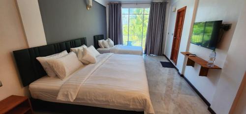 Triple Room with Garden View