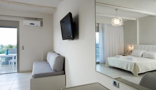 Triple Room with Garden View