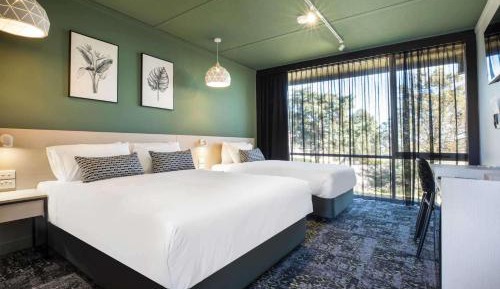 Studio Queen and Single 