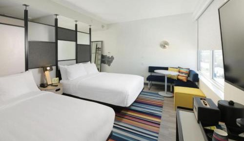 Aloft, Guest Room with 2 Queen