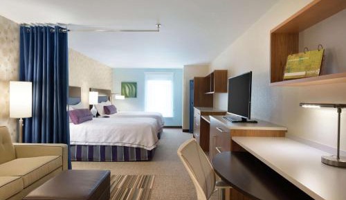 Queen Studio with Two Queen Beds - Non-Smoking