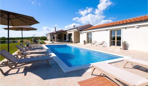 Four-Bedroom Holiday Home