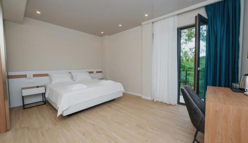 King Room with Garden View