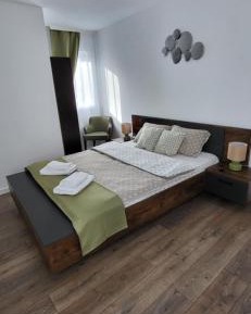 Deluxe Room (2 Adults + 1 Child)