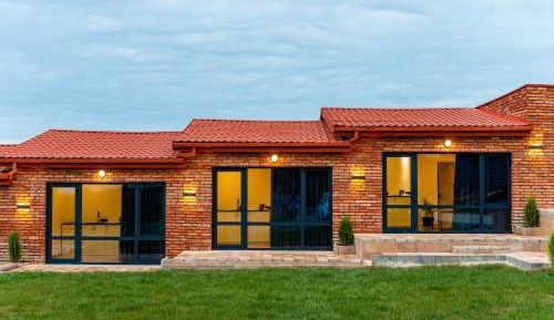 Apartment with Mountain View