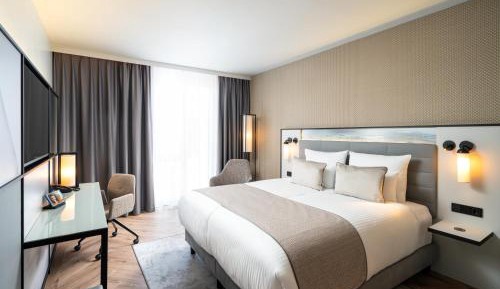 Comfort Double Room including airport shuttle