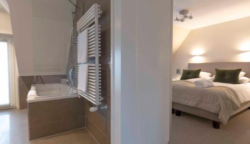 Comfort Room with Balcony