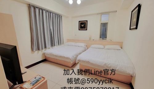 Quadruple Room with Private Bathroom