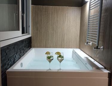 King Suite with Spa Bath