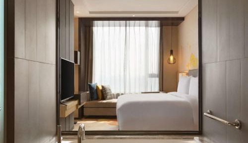 One-Bedroom King Suite with River View