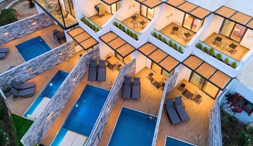 Maisonette with Private Pool