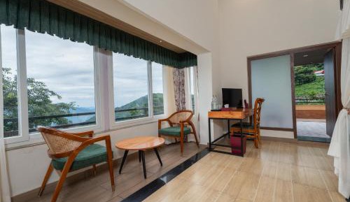 Premium Suite With Balcony