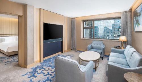 Deluxe King Suite  - Club Lounge Access