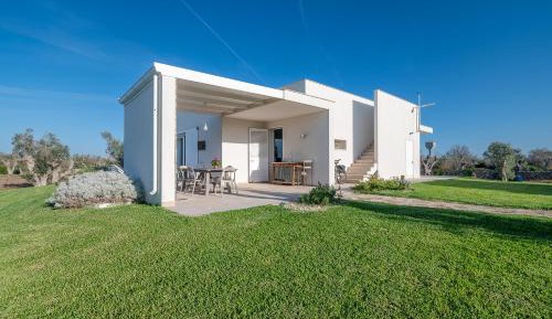 Villa with Garden View
