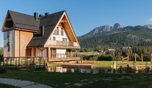  Studio with Mountain View H02