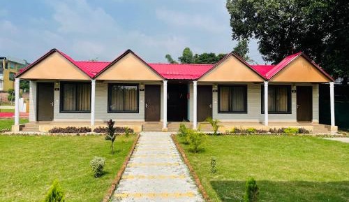 Deluxe Double Room (2 Adults + 1 Child)