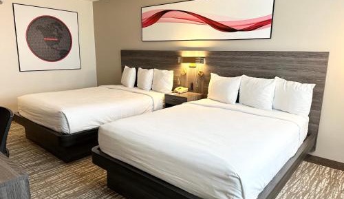 Deluxe Queen Room with Two Queen Beds
