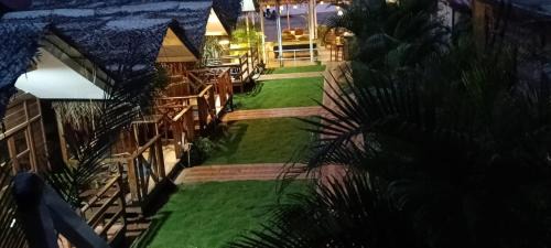 Deluxe Double Room with Side Sea View