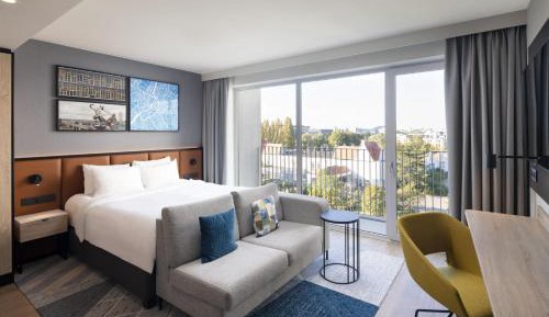 Queen Studio with Balcony