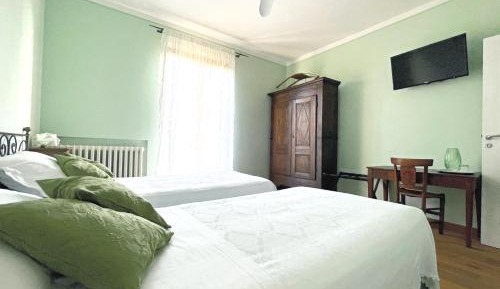 Twin Room with Private Bathroom