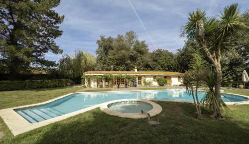 Villa with Garden View