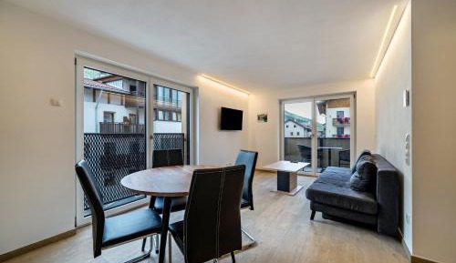 Superior One-Bedroom Apartment with Balcony