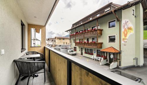 Superior One-Bedroom Apartment with Balcony