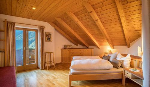 Superior One-Bedroom Apartment with Balcony