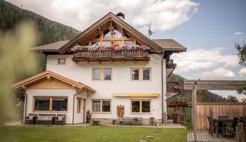 Superior One-Bedroom Apartment