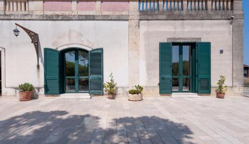 Villa with Garden View