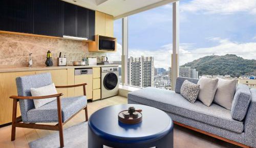 One-Bedroom Queen Room