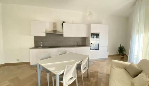 One-Bedroom Apartment with View