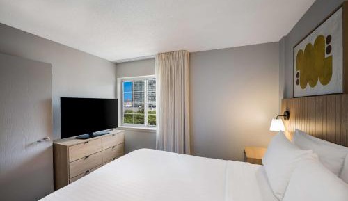 One Bedroom Suite NYC View