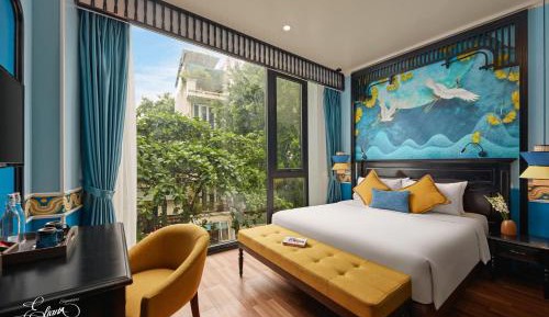 Senior Suite with City View