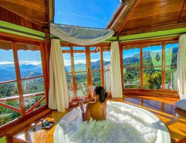 Superior Chalet Deluxe with Bathtub 