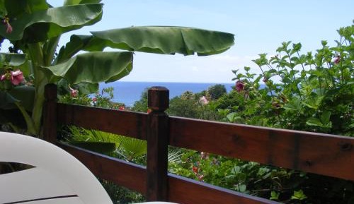 Green Studio with Sea View